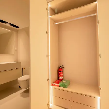 Bonjardim Suite, By Bolhao Market *